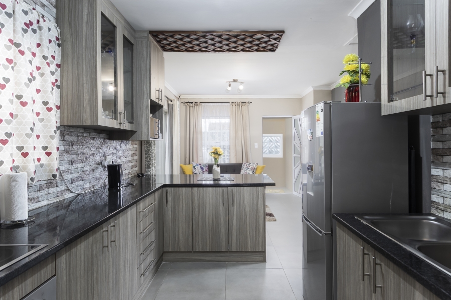 3 Bedroom Property for Sale in Broadlands Village Western Cape